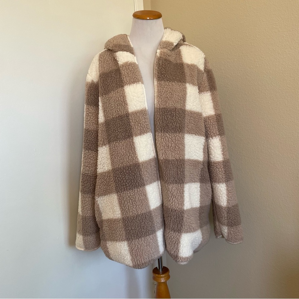 Timing Teddy Jacket in Cream and Tan Checkered Hooded Coat